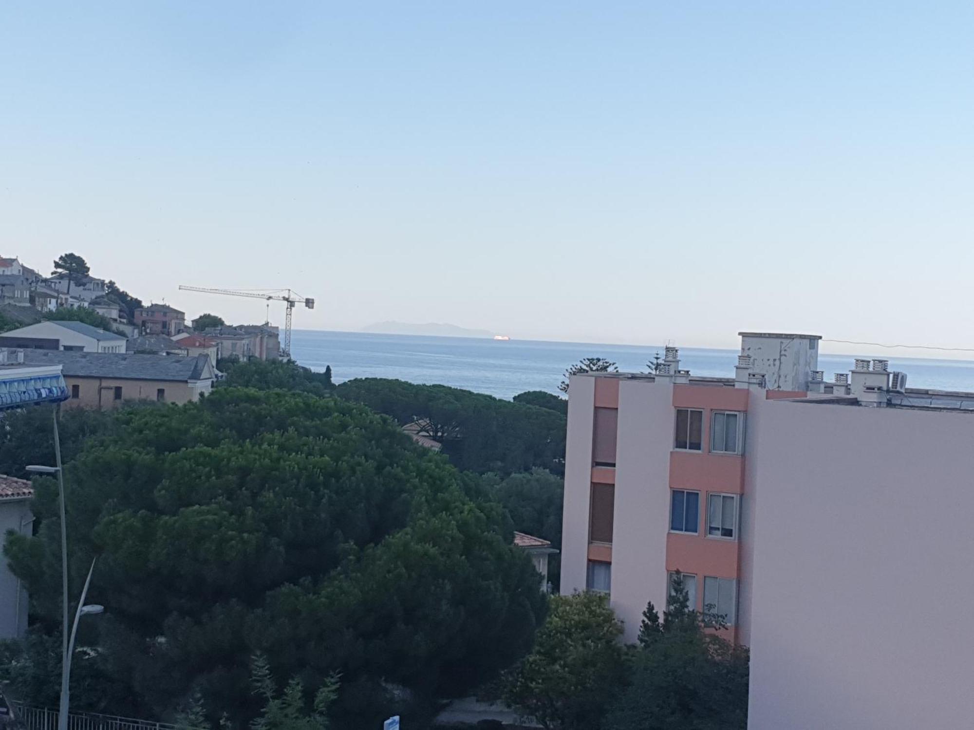 Charmant Studio Vue Mer / Parking / Plage A 200M Bastia  Room photo
